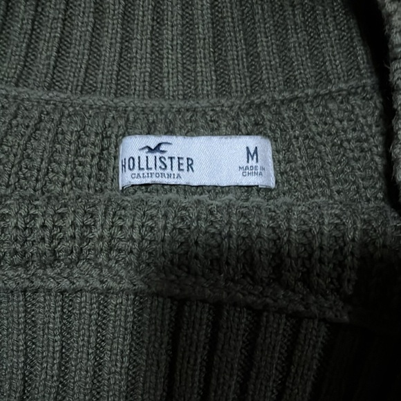 Hollister off the shoulder sweater - Picture 4 of 5